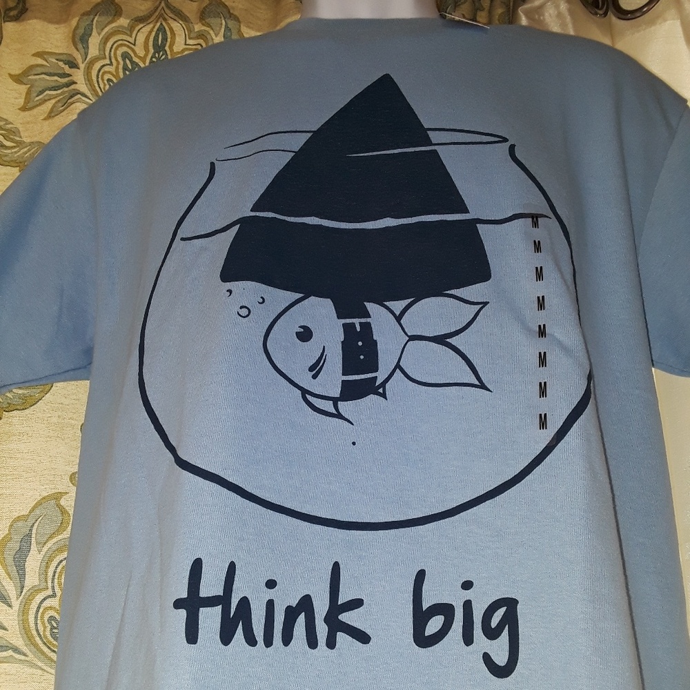 NWT "Think Big" Funny Goldfish Shark T-Shirt (M-L) - Picture 4 of 7